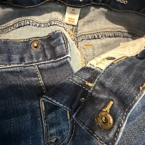 Cat & Jack Dark Wash with Fading Stretchy Straight Cut Kids' Jeans Size: 5T - Picture 6 of 7